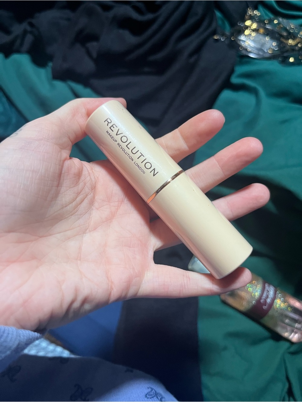 🕸️ (10 for $10) Revolution Cream Stick - Soft Beige